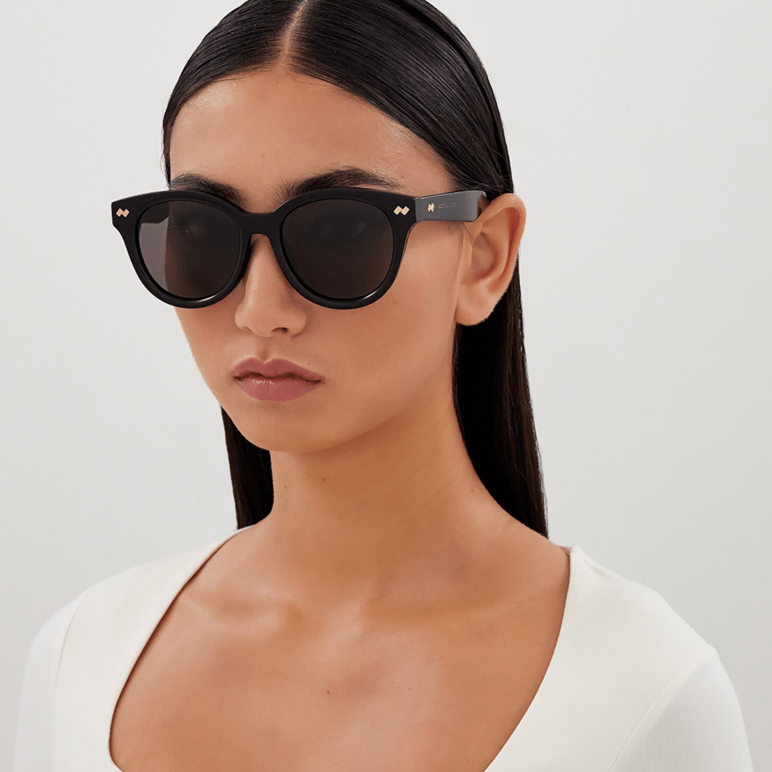 Ribbon Korean Female Rounded Shape